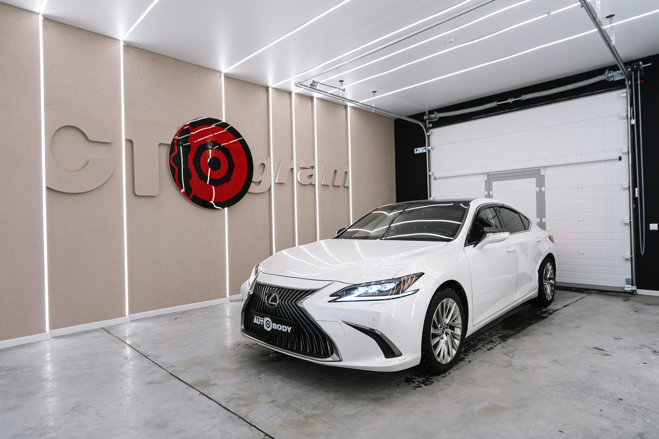 Lexus на кузовном ремонте